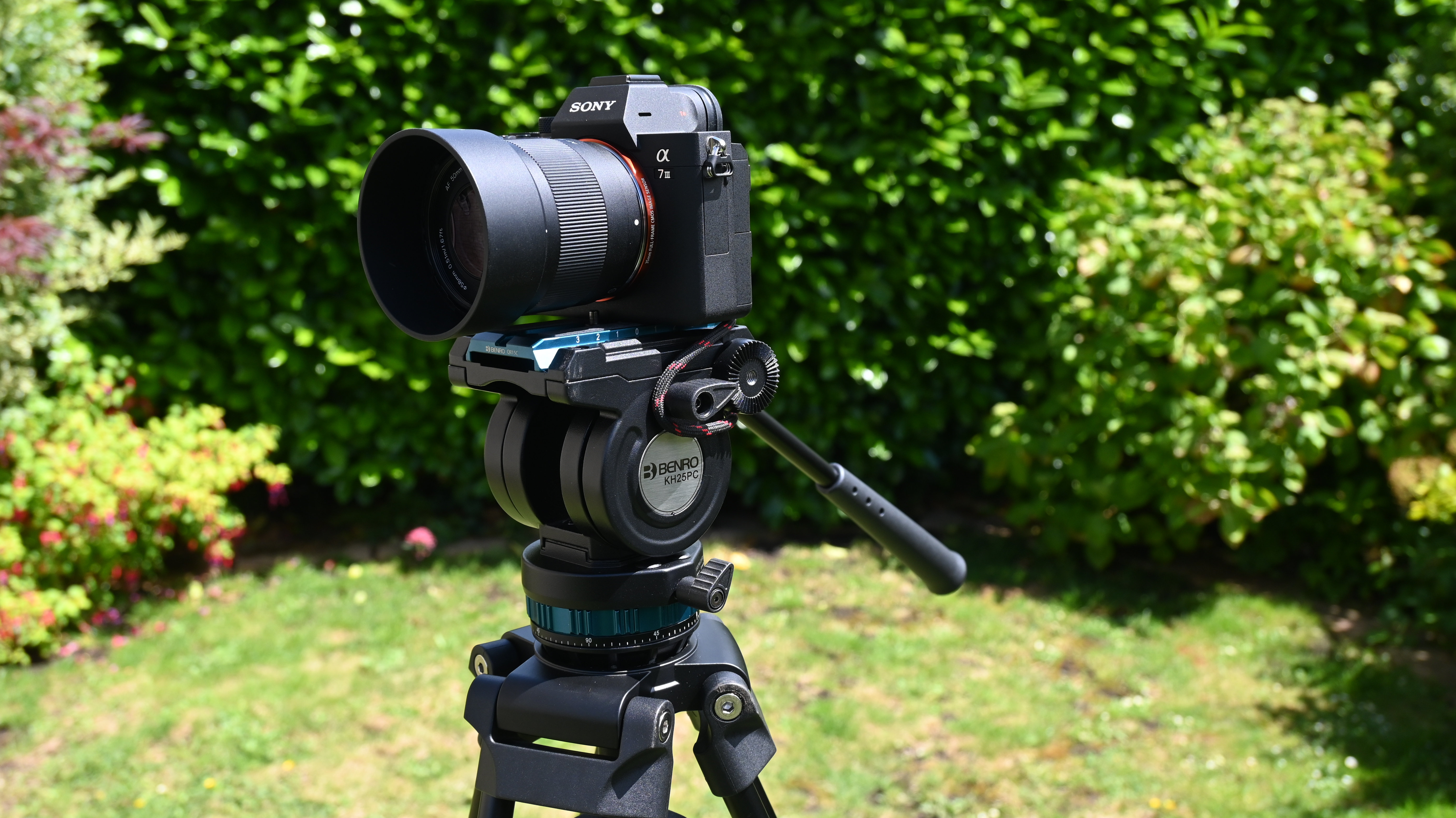 Benro A572LLKH Lightning Lock Aluminum Video Tripod Kit