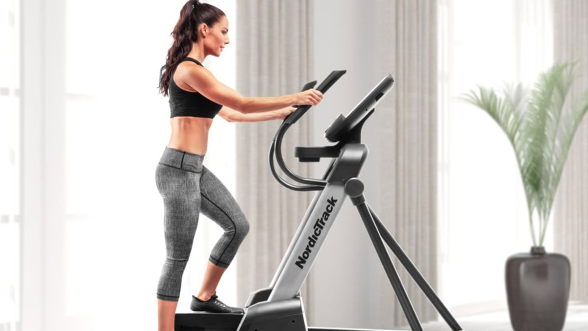 The NordicTrack FS7i elliptical machine offers you the feeling of