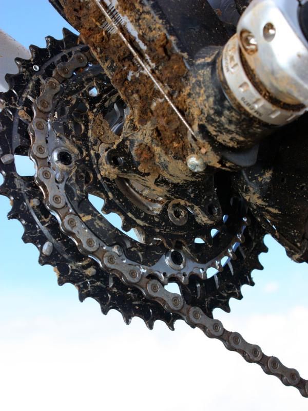 Integrated ISCG tabs readily accept chain guides, bashguards, or Truvativ's Hammerschmidt two-speed crankset.