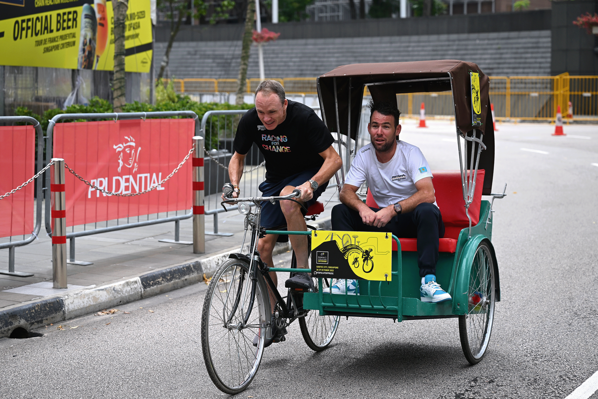 Cavendish and Froome recreating their Team Sky days