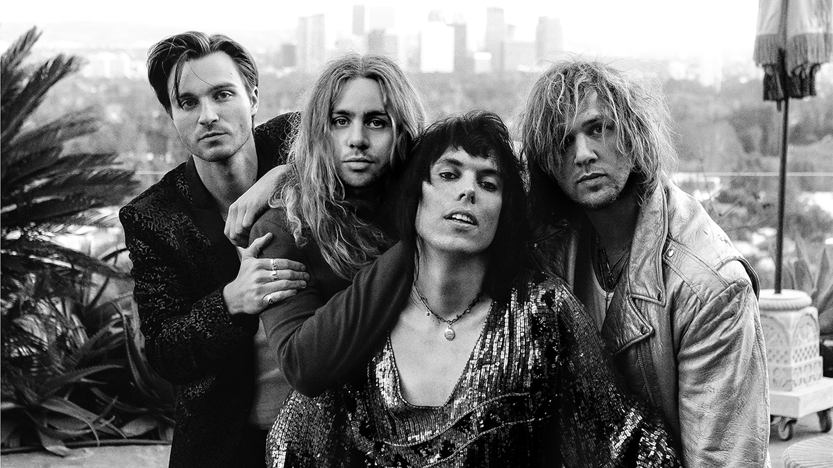 The Struts Combine Forces With Robbie Williams For Stirring Ballad Strange Days Louder