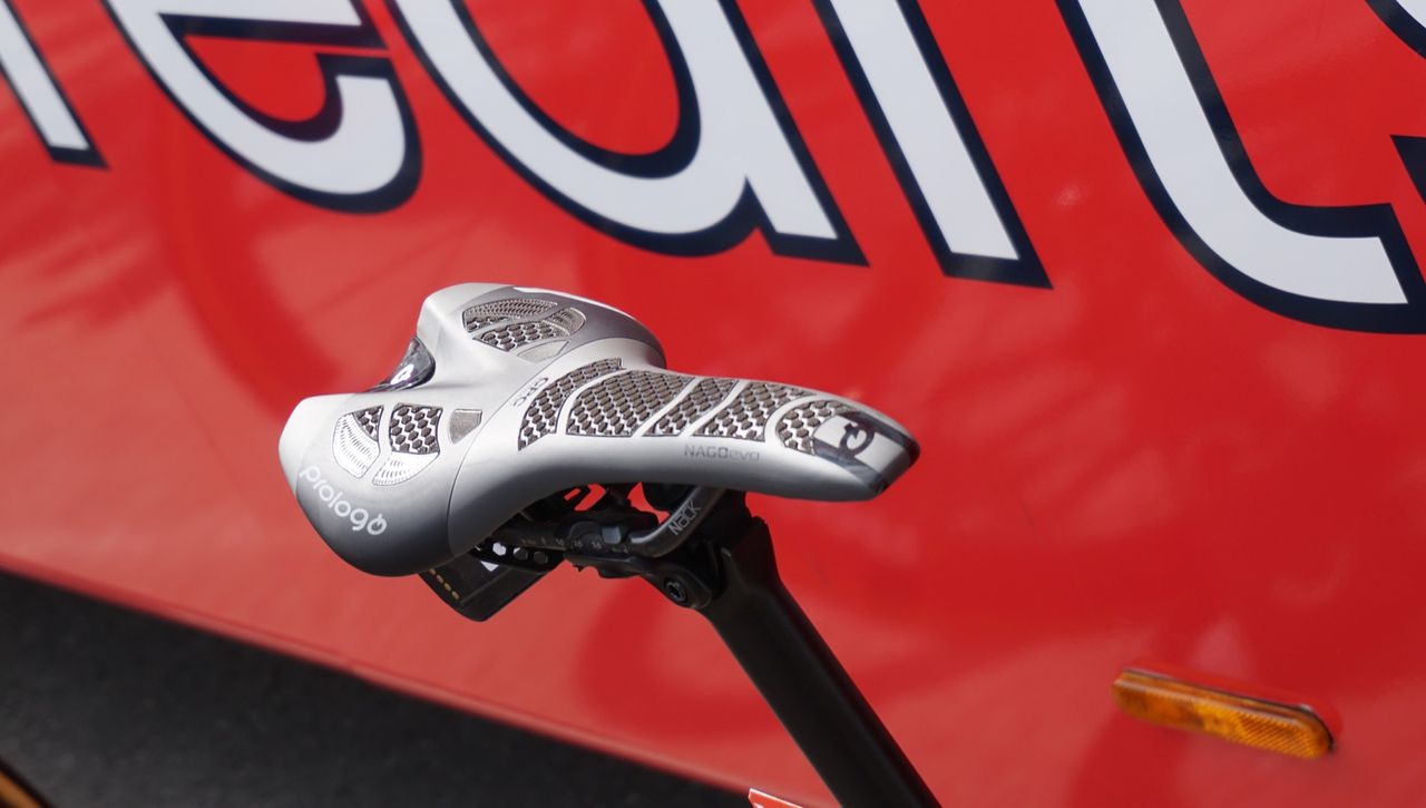Prologo's Nago Evo features a few dozen tiny soft knobs