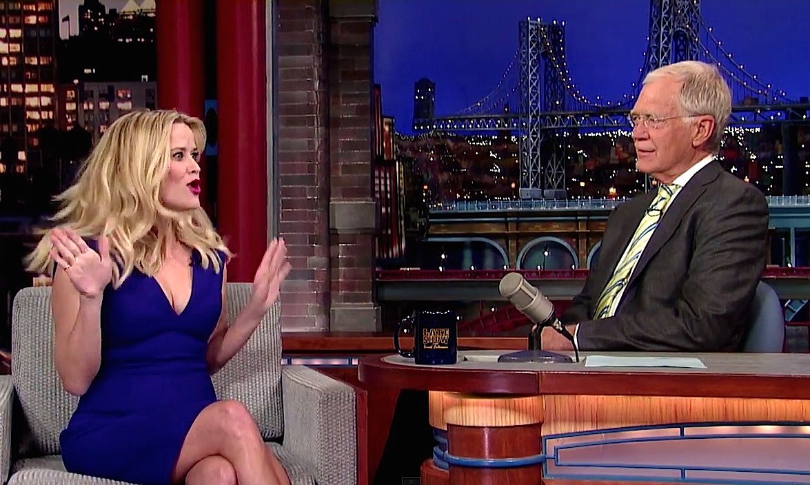 Reese Witherspoon has a &amp;quot;blonde moment&amp;quot; on Letterman