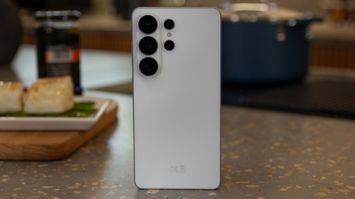 Everyone is talking about the Galaxy S26 Ultra Privacy Display — but there’s one major problem