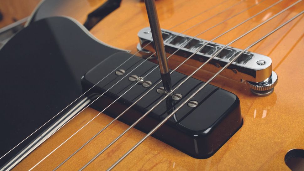 10 guitar setup hacks tips on changing strings and staying in tune