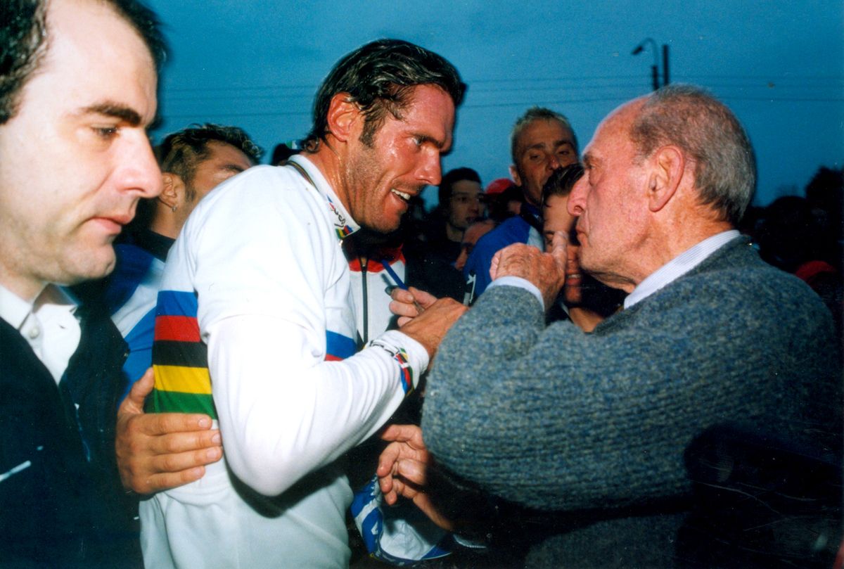Mario Cipollini in the rainbow jersey