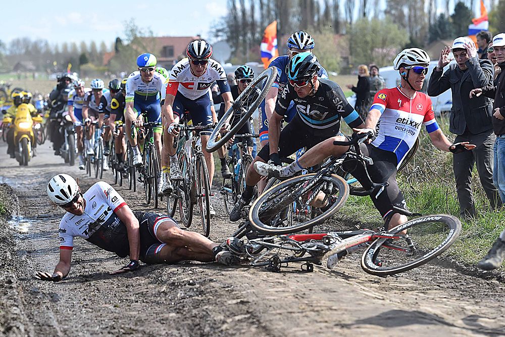 Crashes wreck Cancellara’s last-ever Paris-Roubaix | Cyclingnews