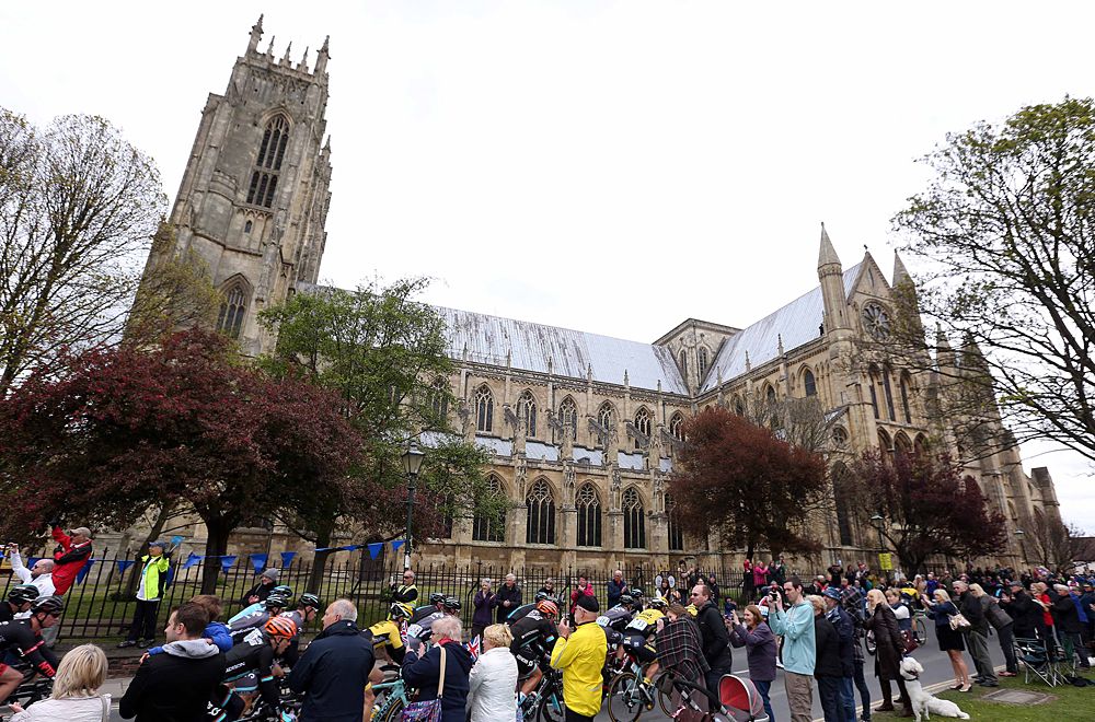 Tour de Yorkshire stage 2 crowds wait to see the racers