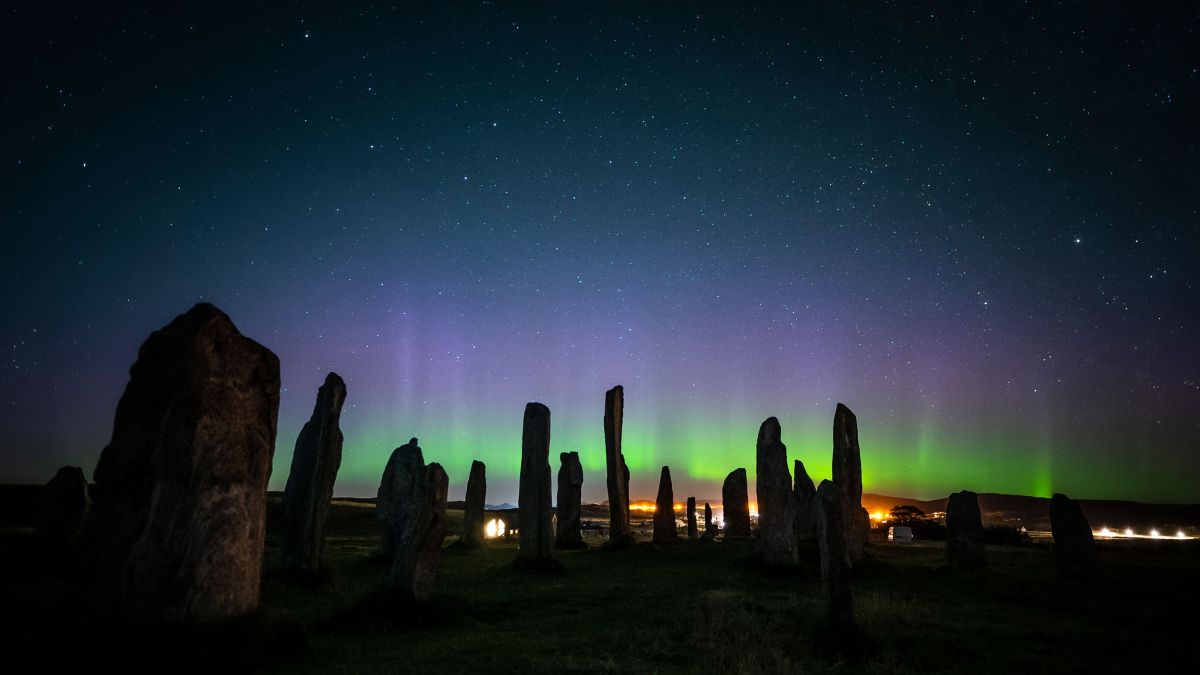 Stonehenge's summer solstice orientation is seen in monuments all over ...