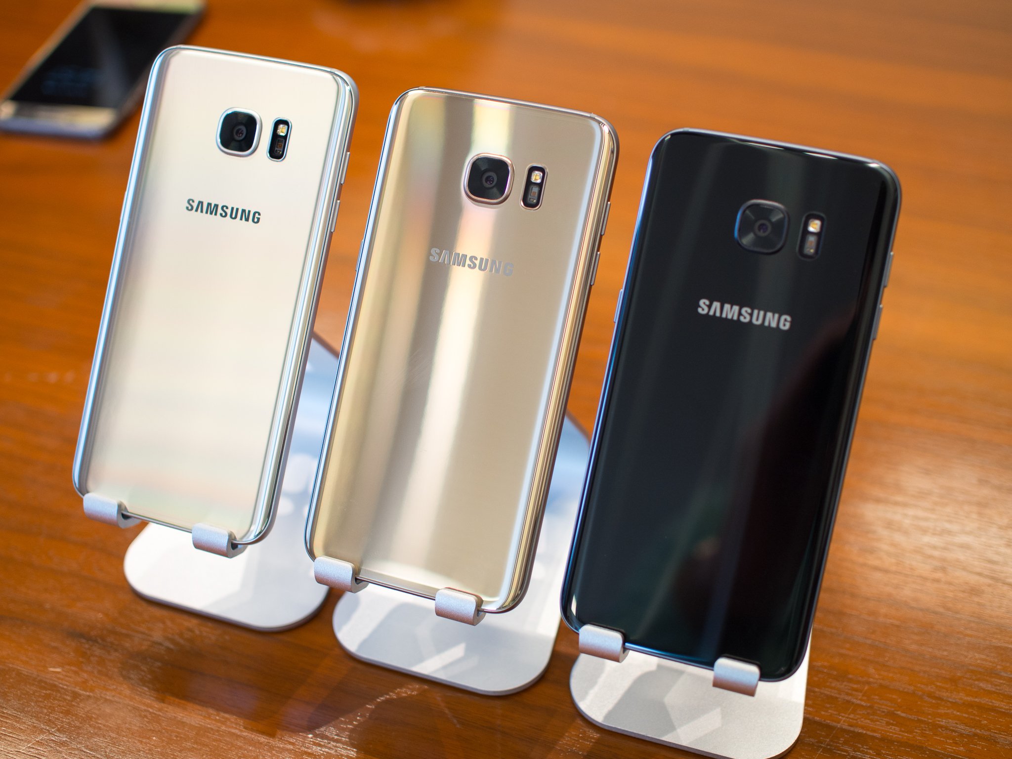 Edge цвет. Samsung Galaxy s7 цвета. Самсунг галакси с7 Едже. Samsung s7 Edge цвета. Samsung Galaxy s7 Edge Colors.