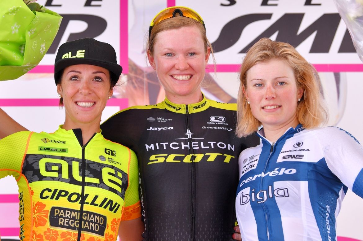 Jolien d'Hoore tops the podium on stage 4