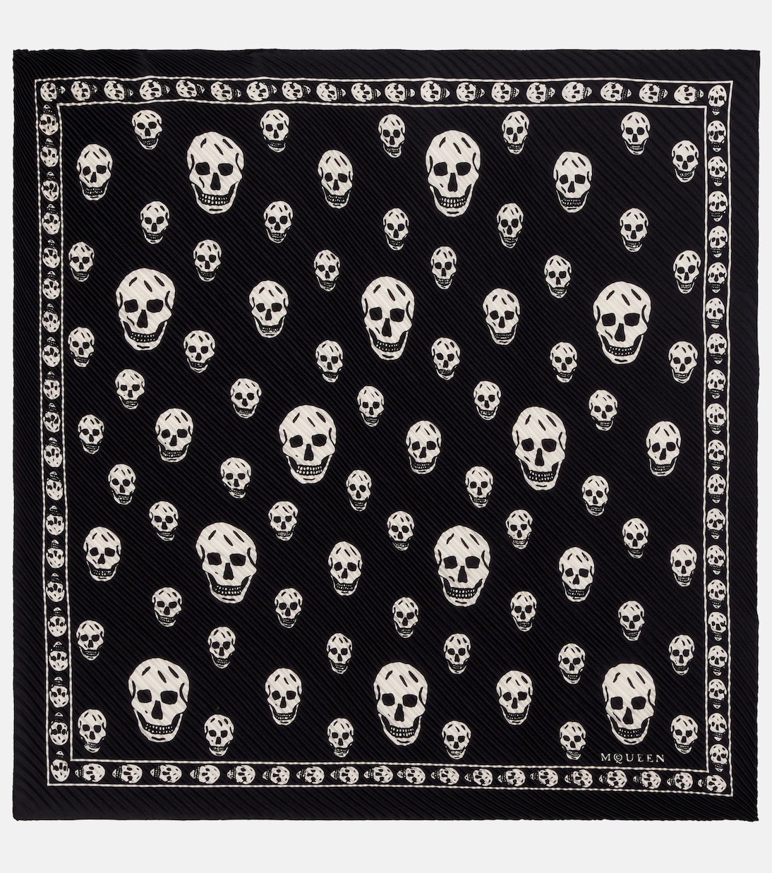 Skull Silk Scarf in Black - Mc Queen