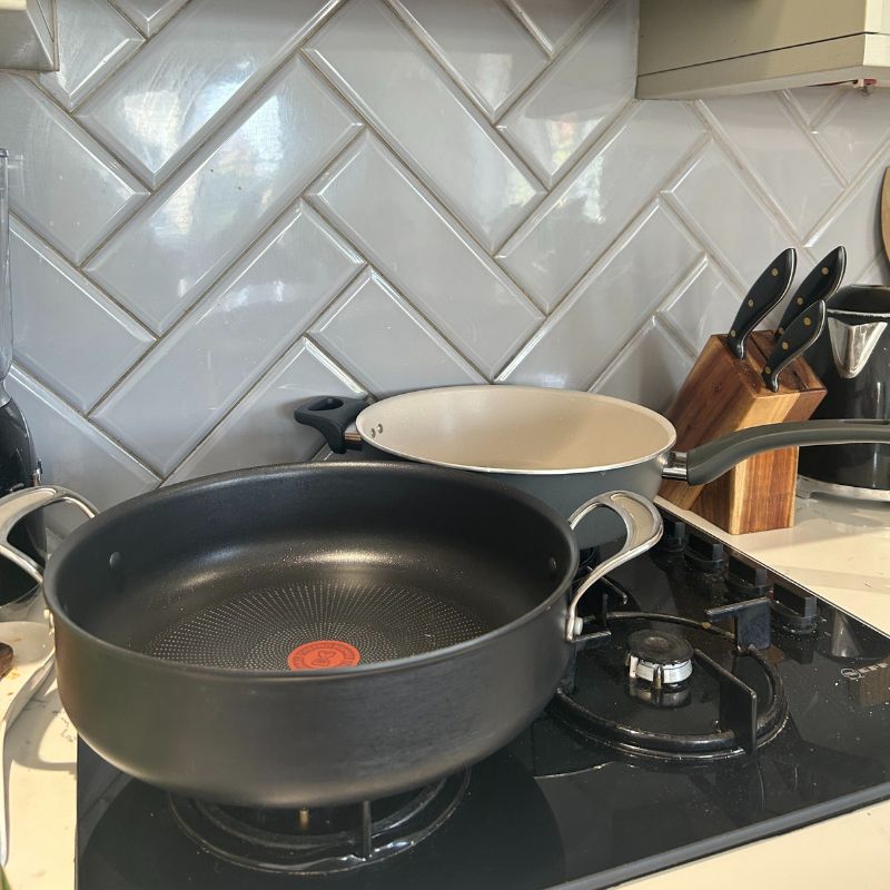 2 non-stick pans on the hob