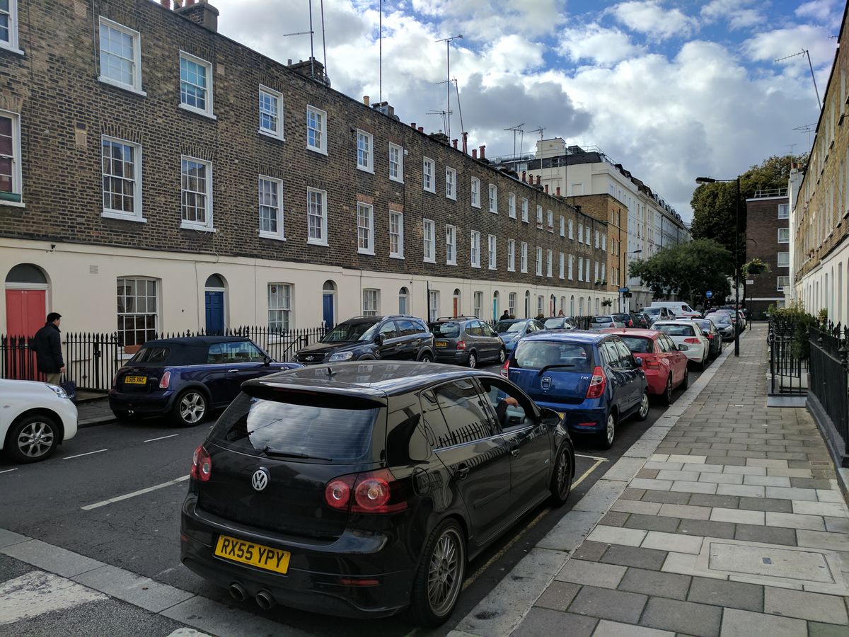 The Pixel captures high levels of detail, and balances the street and the sky well