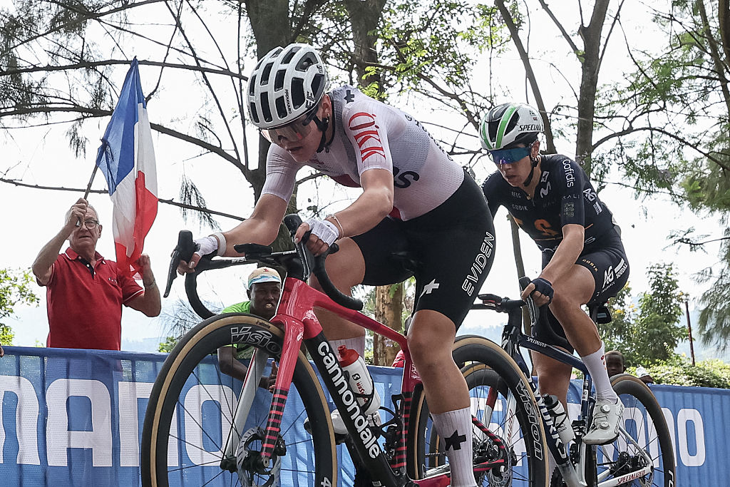 UCI Road World Championships LIVE - Are the favourites out of contention? 10 women lead in the closing stages