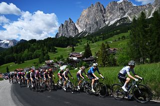 Giro d'Italia Women stage 5 LIVE: A huge breakaway containing some GC threats leads but Anna van der Breggen's favourites' group is closing in