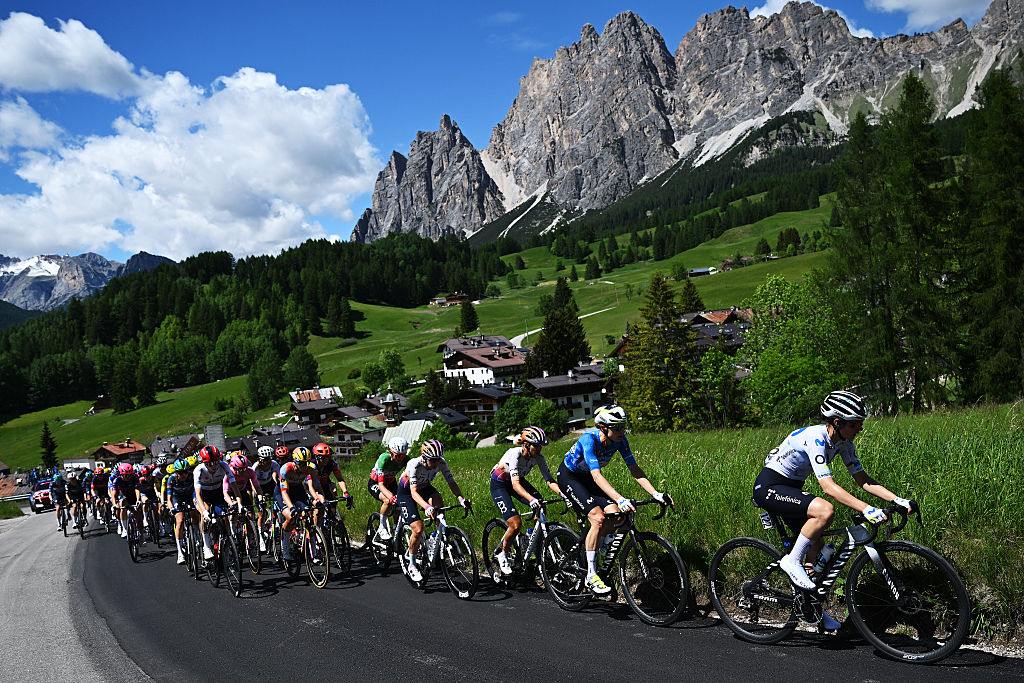 Giro d'Italia Women stage 5 LIVE: A huge breakaway is caught on the penultimate climb as the GC riders come out to play