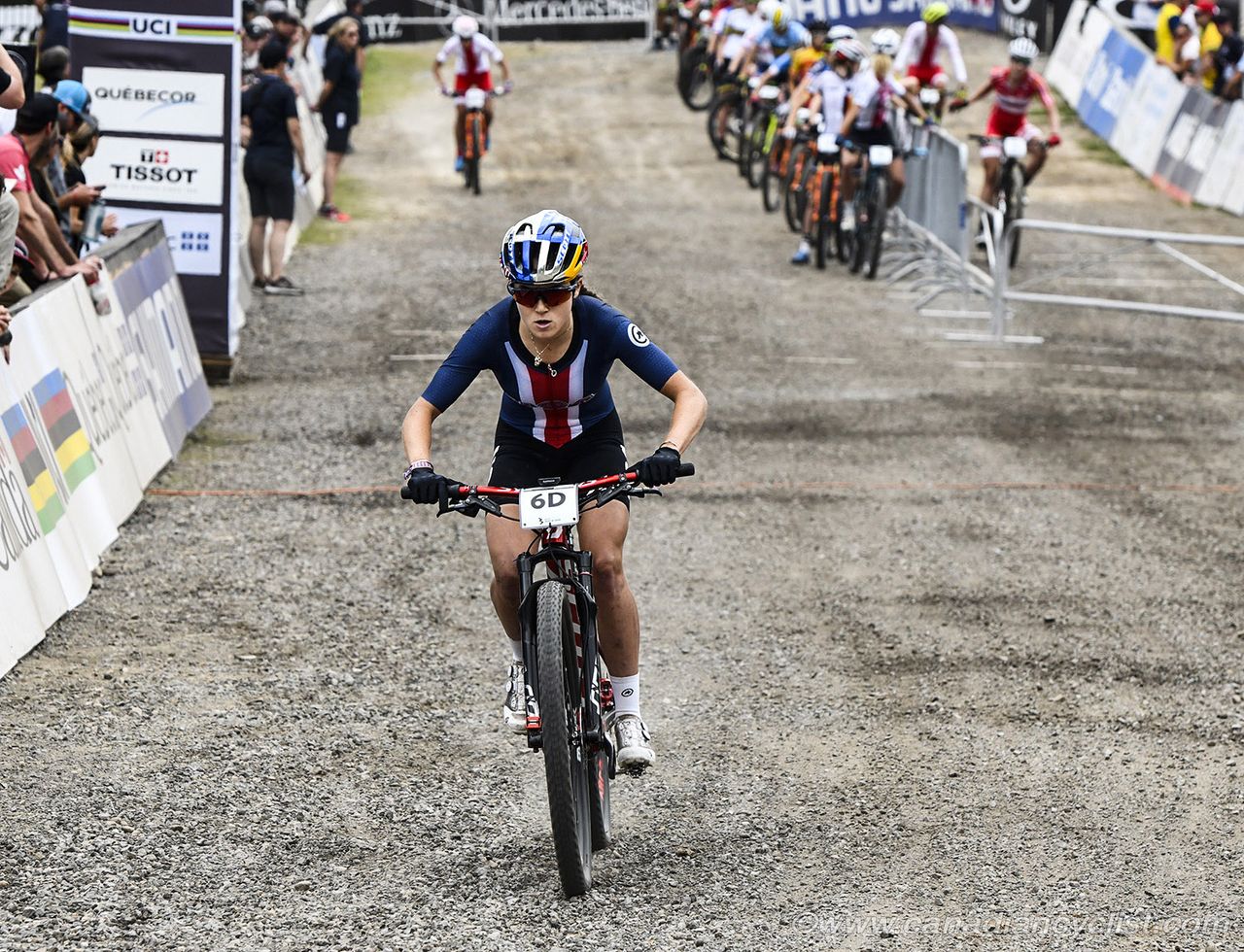 USA's Kate Courtney setting out in 2nd place