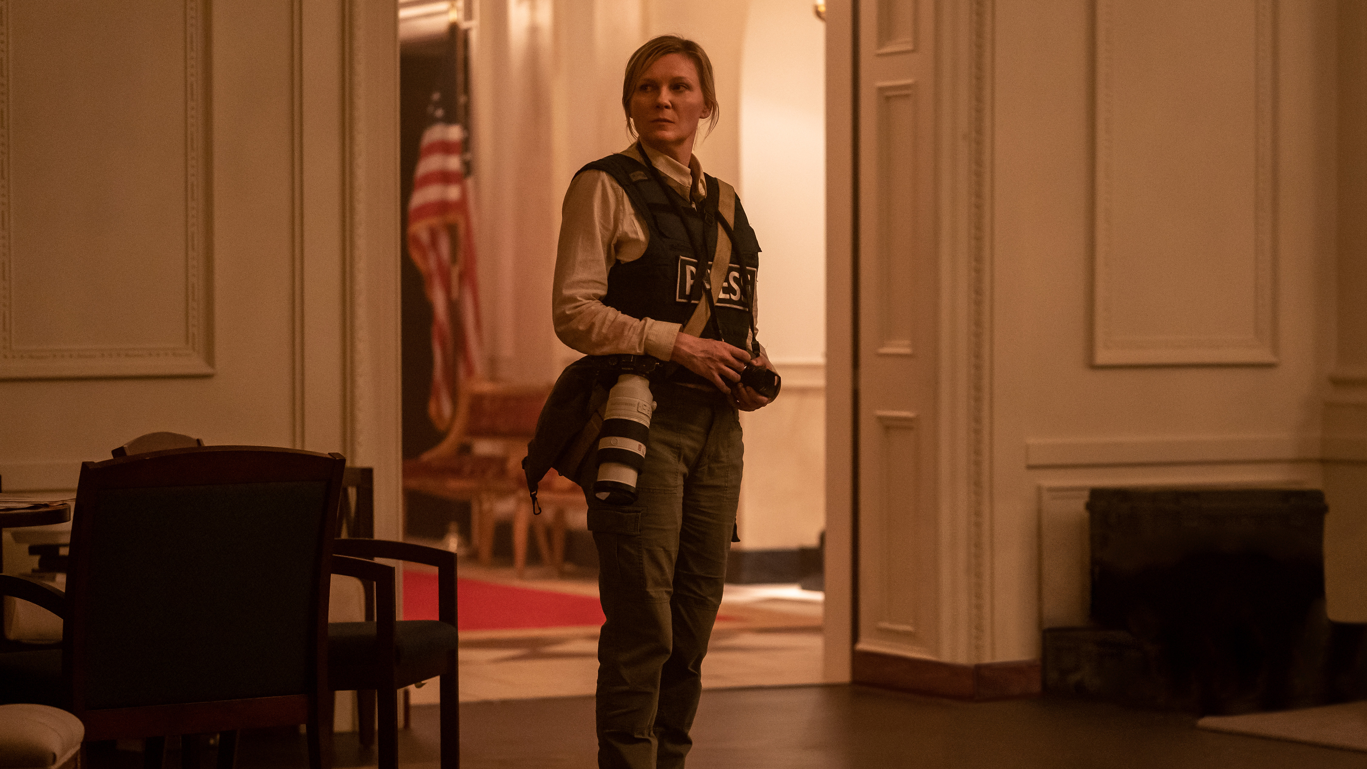 Kirsten Dunst as Lee Smith in Civil War.