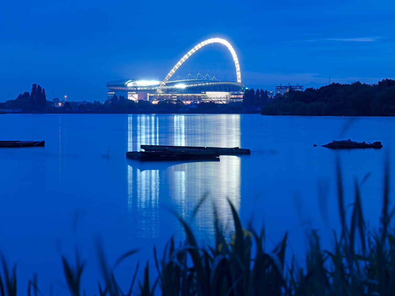 example of stadium architecture, wembley stadium at night