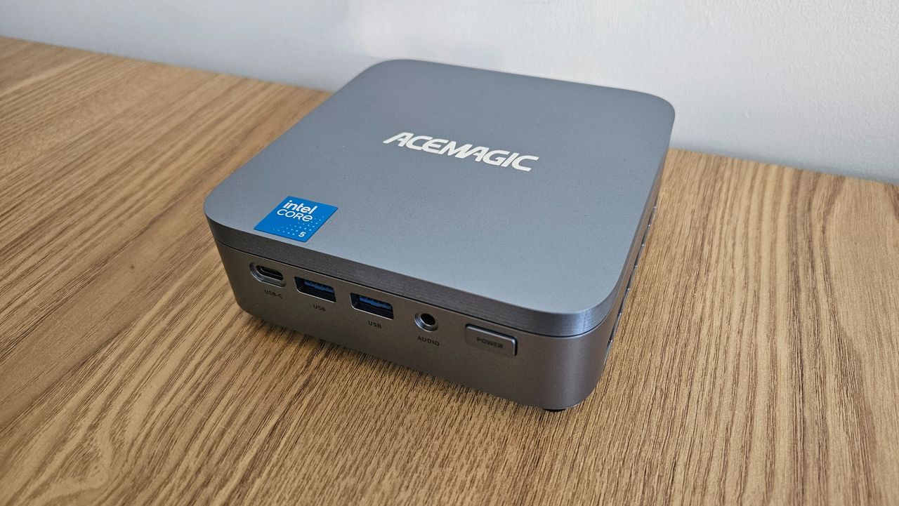 The Acemagic Kron Mini K5 PC on a desk