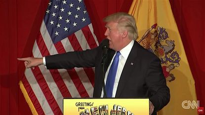 Donald Trump pokes fun at Chris Christie's weight
