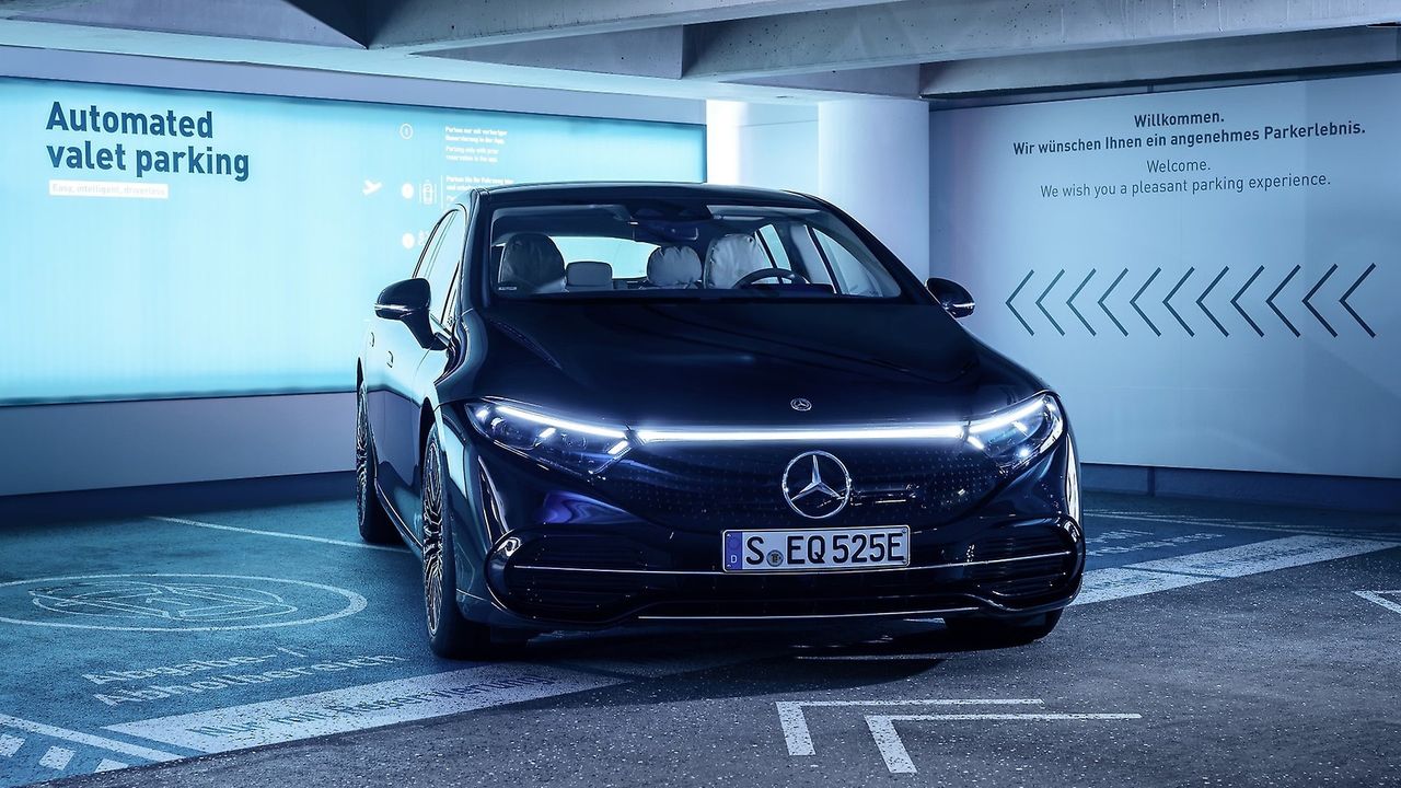 Mercedes Intelligent Park Pilot