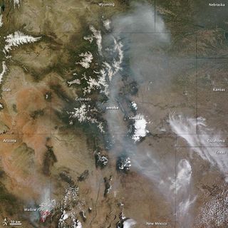 arizona-wildfire-smoke-110606-02