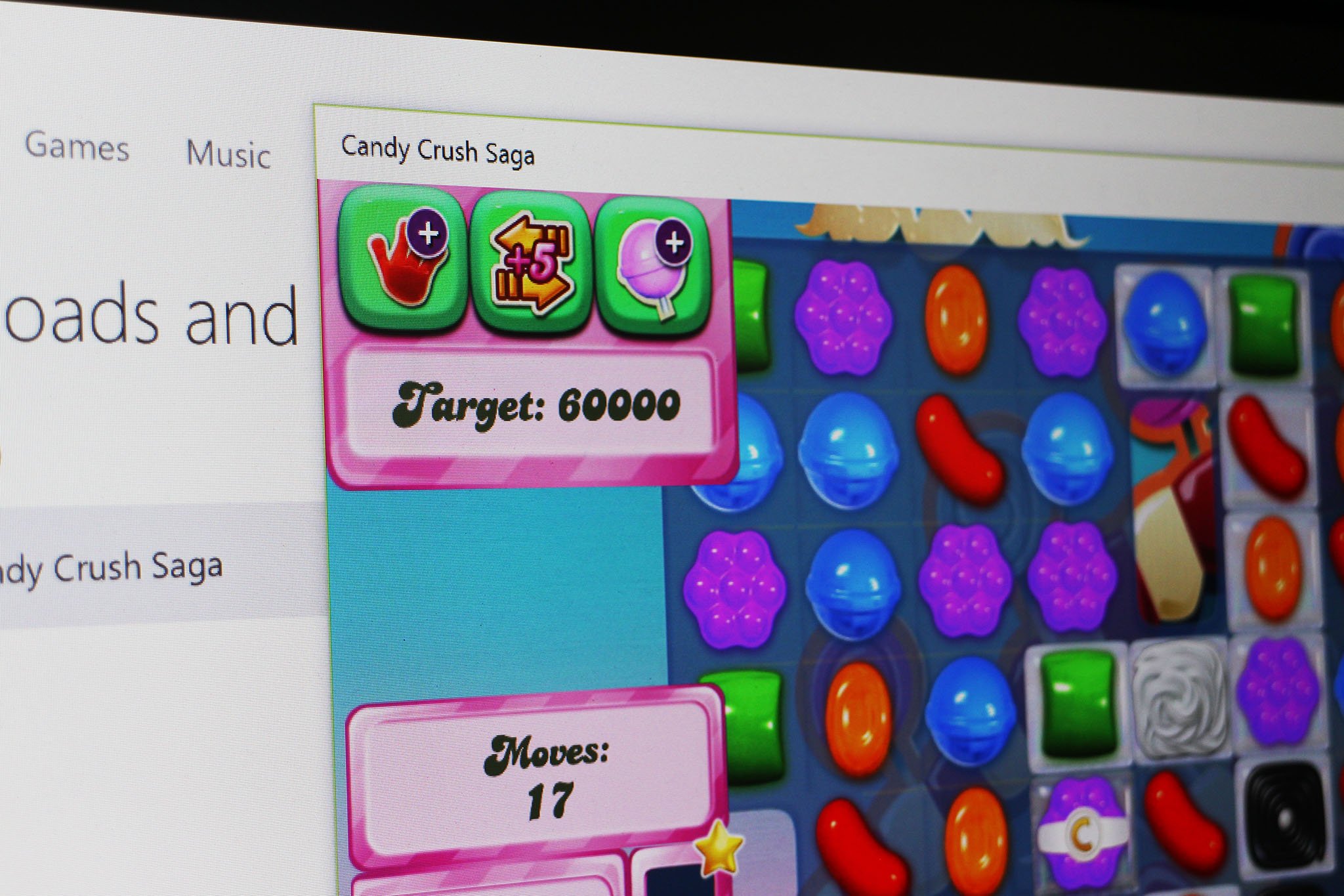 How to play candy crush in xbox in Windows 10 