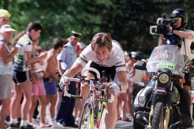 In the 1990 Tour de France, Greg LeMond used not only a Scott clip-on aero bar but also the company's novel Drop-In road bars. The inward extensions at the bottom allowed for a very low and narrow position that was still UCI-legal for road stages.