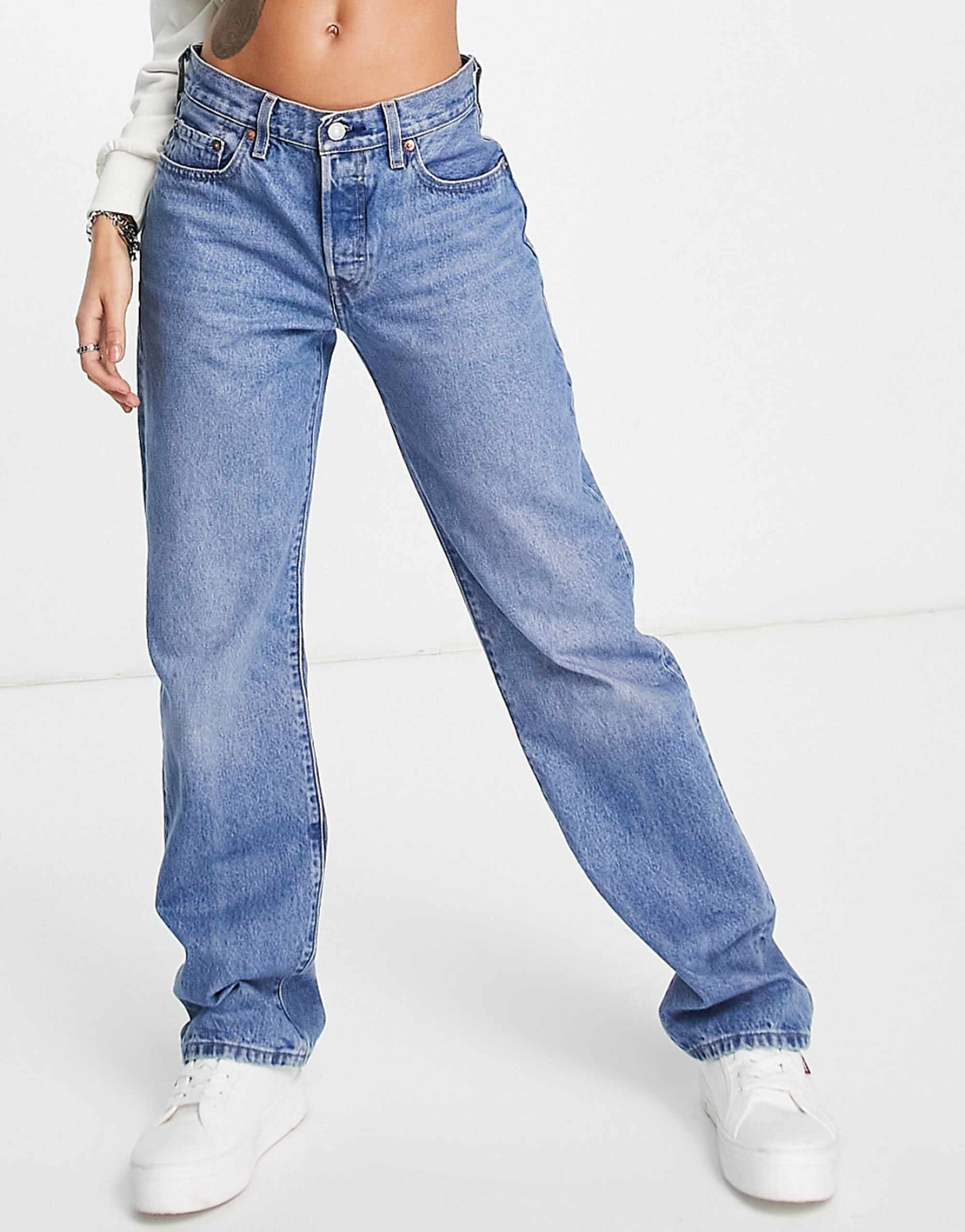 Levis 90s 501 Jeans in Mid Wash Blue