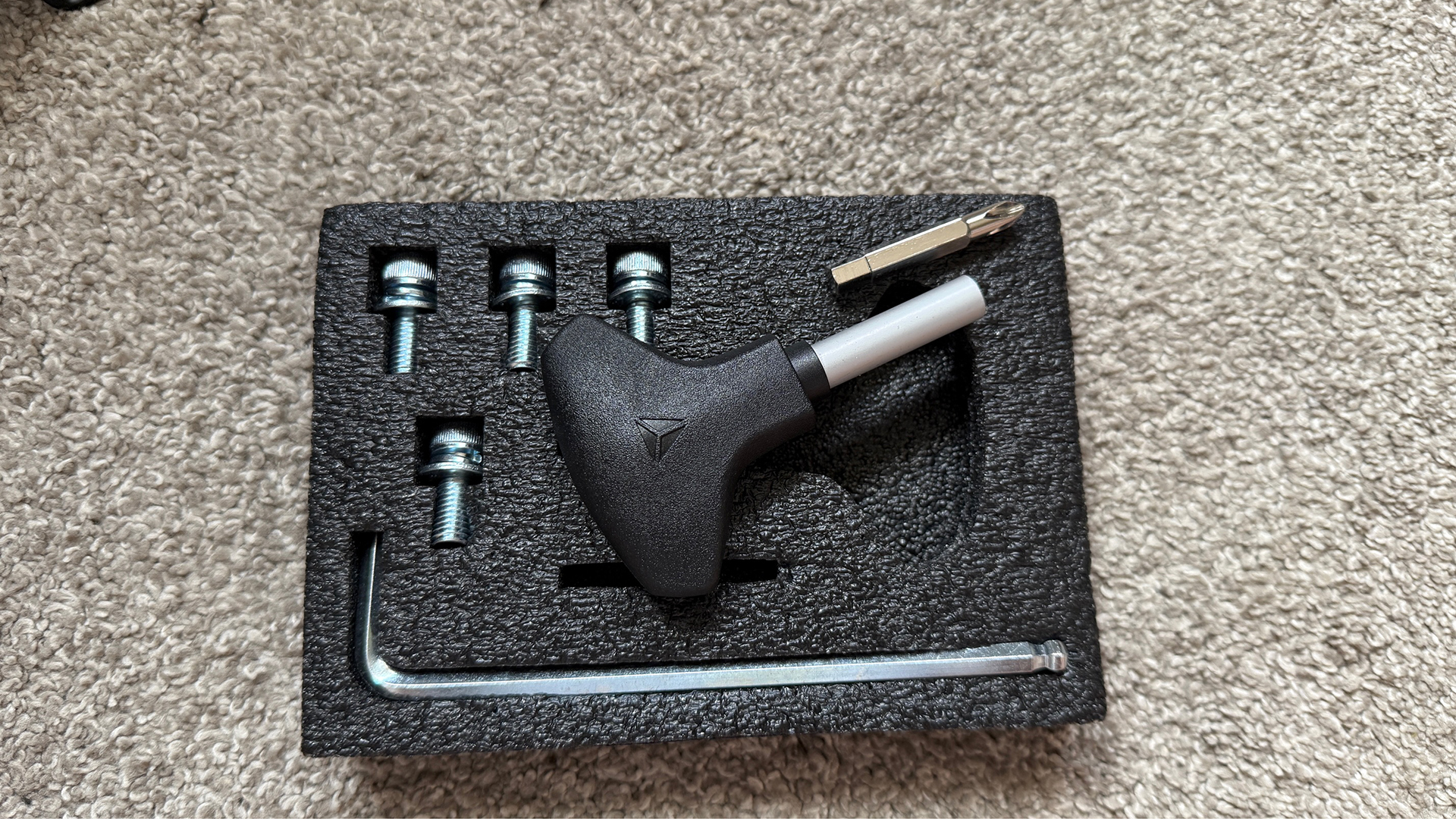 Several photos of parts of the Titan Evo chair.