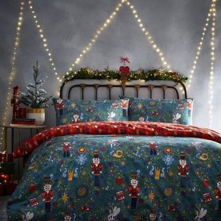 Green Christmas bedding in a christmas themed room