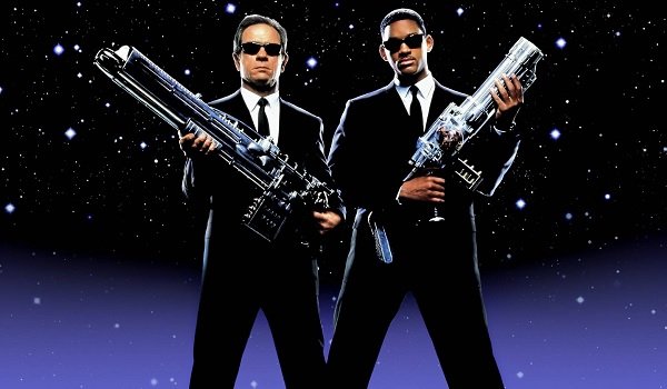 Men in Black Agents J and K packin&#039; heat