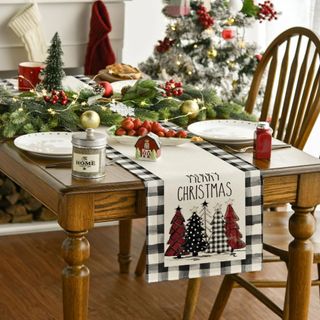 Smile Waterclor Buffalo Plaid Winter Christmas Table Runner 