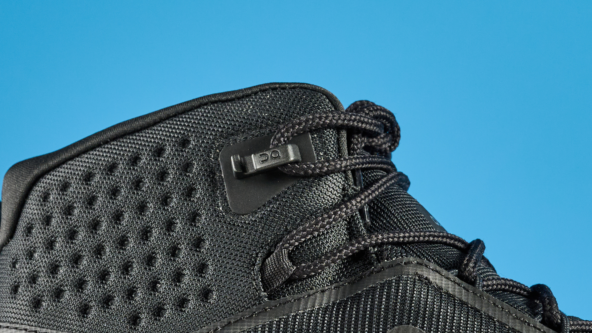The On Cloudrock Mid WP boots lacing