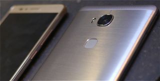 The front and back of an Honor smartphone