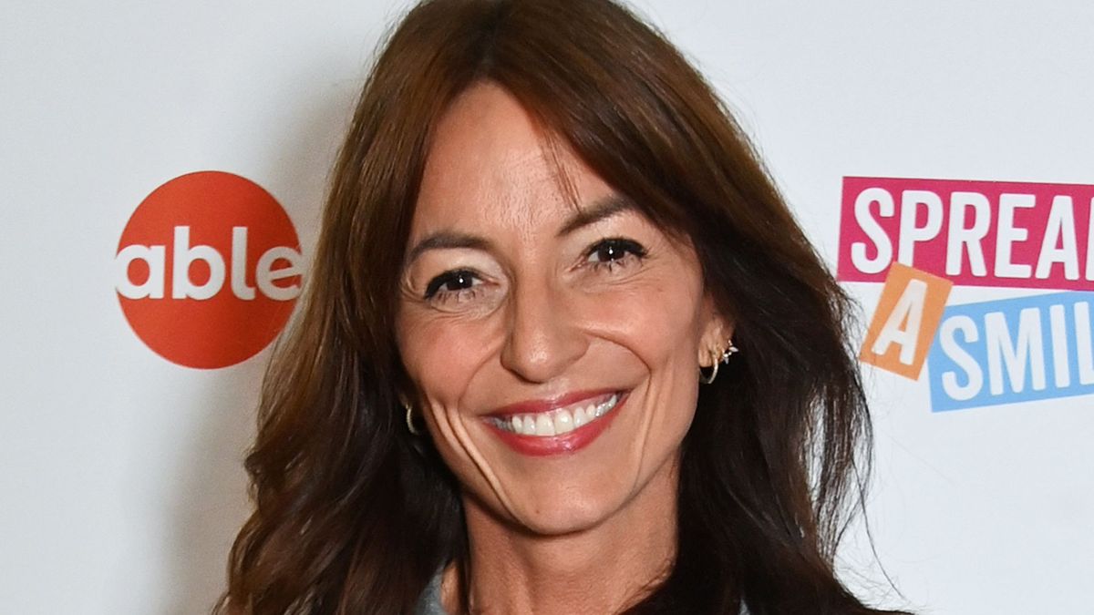 Davina McCall est ultra chic dans un jean classique et des bottes à talons : sa formule de tenue intemporelle prouve que les looks simples peuvent toujours avoir un impact