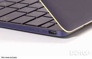 Asus ZenBook 3 UX390UA ports