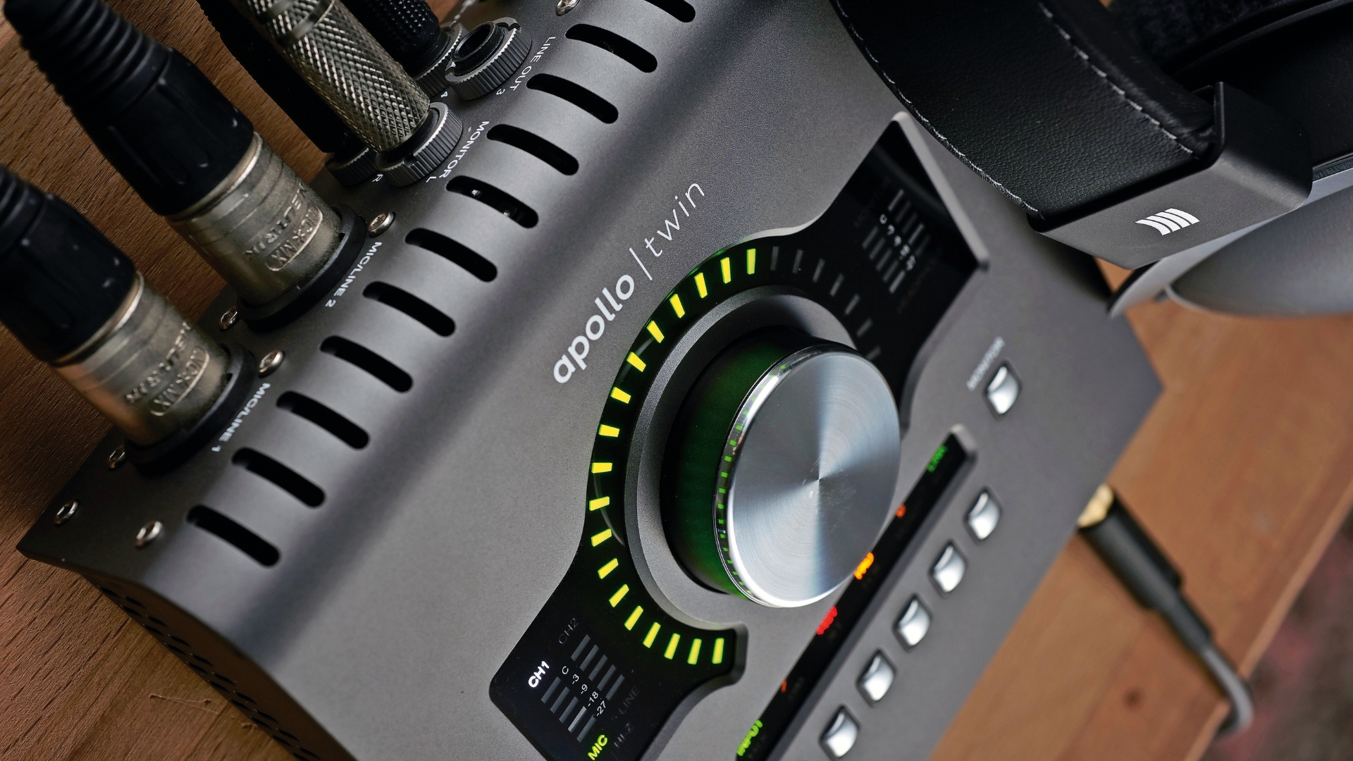 Close up of the volume LEDs on an Apollo audio interface