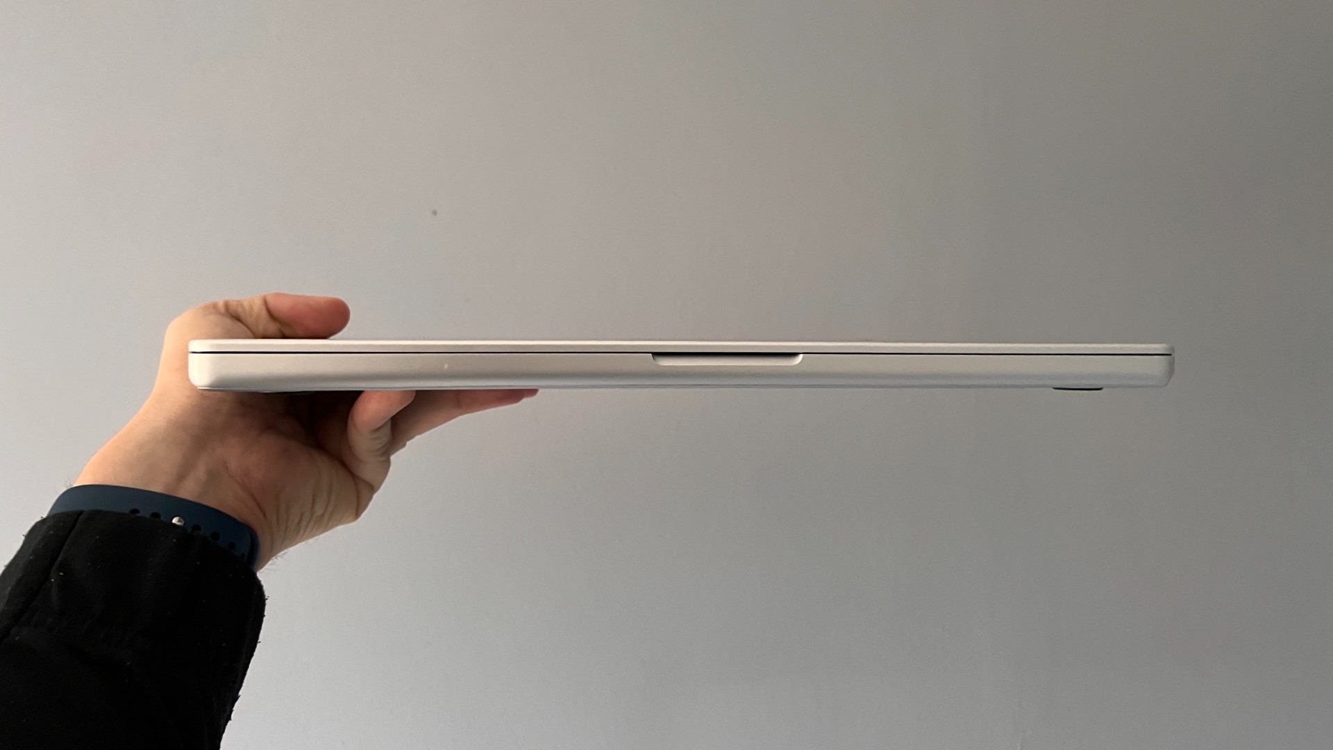 MacBook Pro M1 16-inch (2021)_closed thin view_Lloyd Coombes