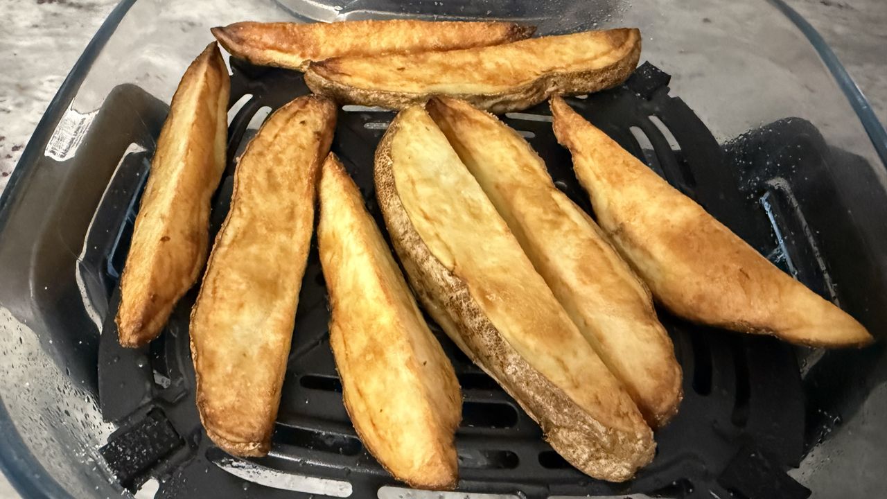 Food made in the Ninja Crispi Pro 6-in-1 Countertop Glass Air Fryer on Air Fry mode