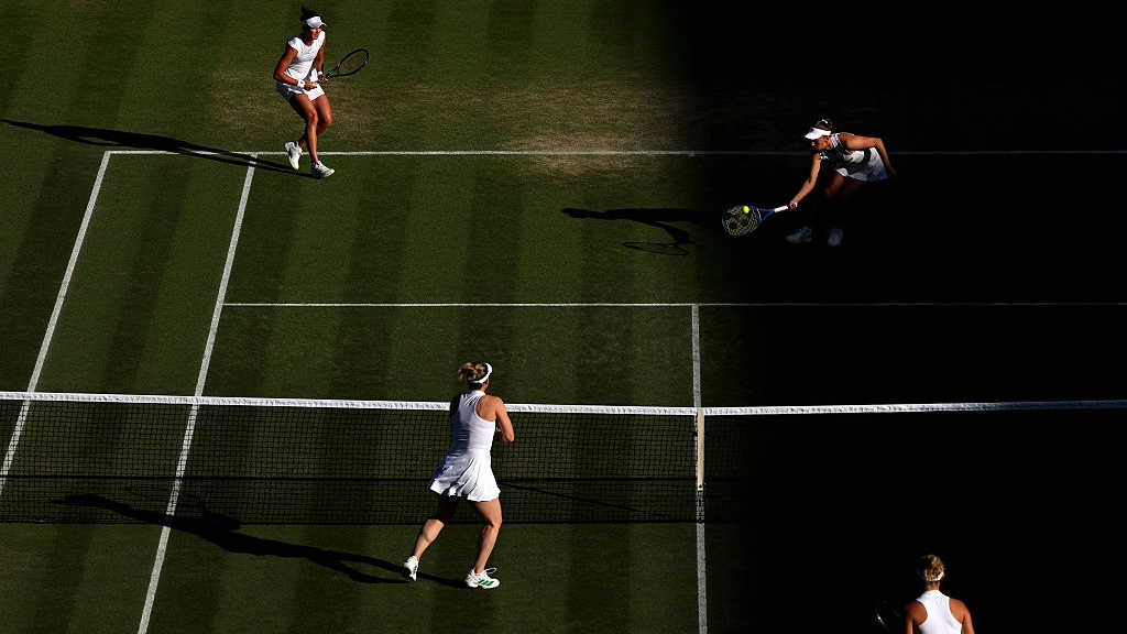Elise Mertens & Veronika Kudermetova compete in the women's doubles semifinals at Wimbledon 2025