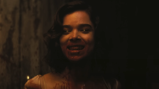 Hailee Steinfield as a vampire smiling in Sinners trailer