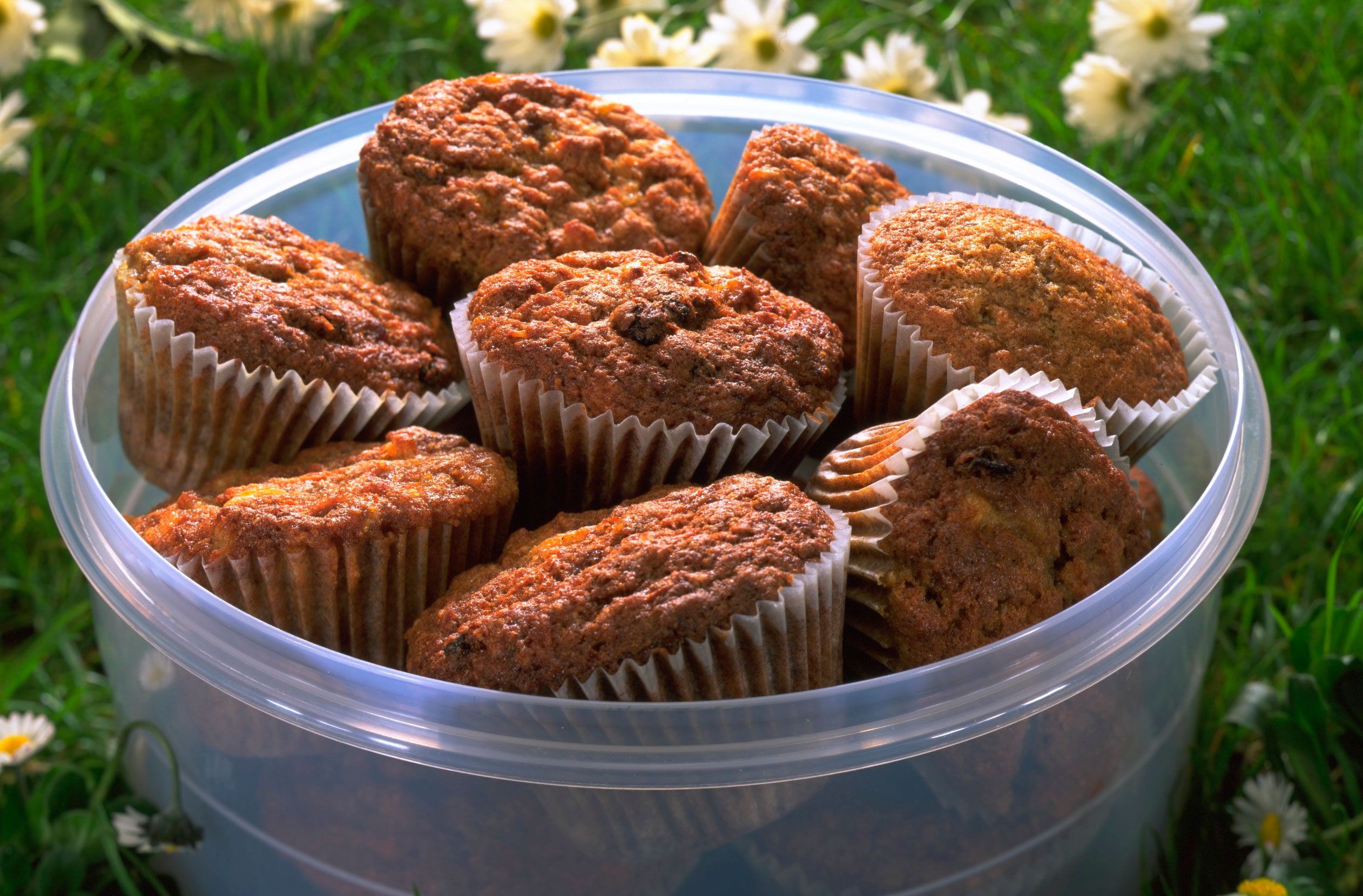 Carrot and raisin muffins recipe