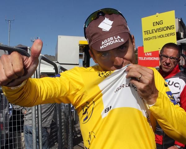 Rinaldo Nocentini (AG2R La Mondiale) gives his yellow jersey the thumbs up.