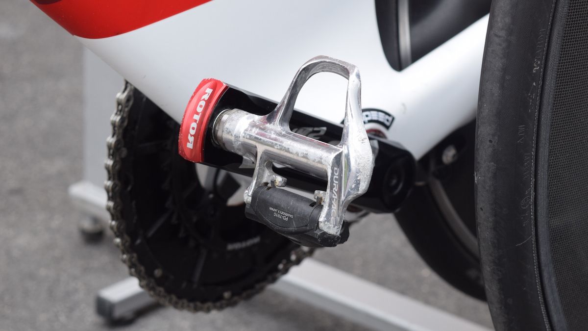 Shimano Dura-Ace 7800 series pedals still getting used in the WorldTour