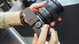 The layout and feel of the Zenit M is, unsurprisingly, very Leica-like