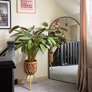 Hallway landing with arch mirror