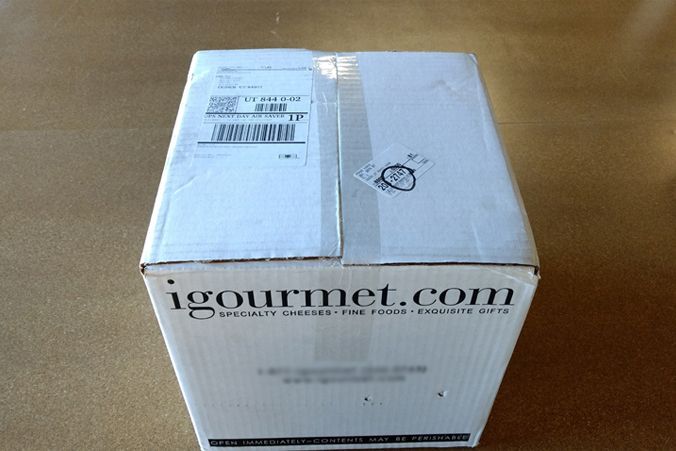 The igourmet box containing our test basket arrived at our lab undamaged.